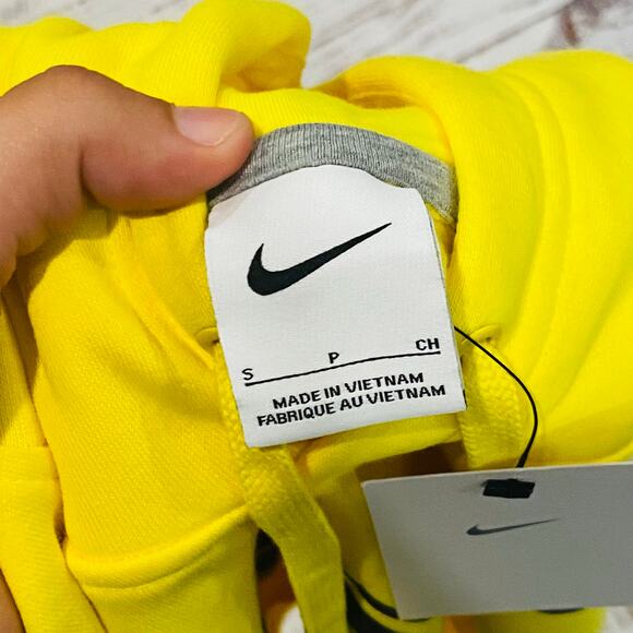 Nike Club América Hoodie Men’s Small Yellow Fleece Pullover NWT Streetwear - Picture 5 of 7